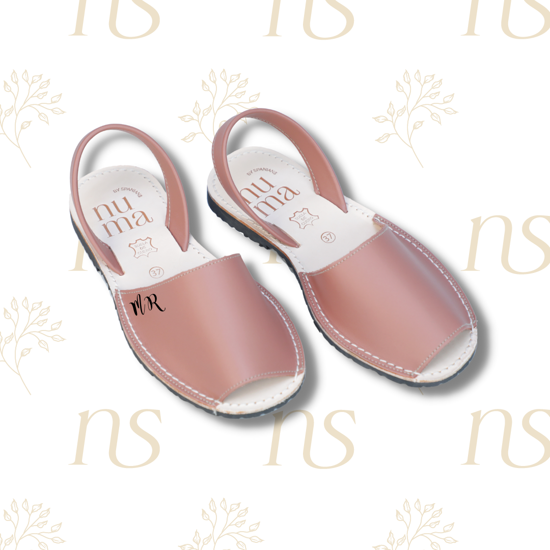 Custom Initials On Numas Avarcas Red